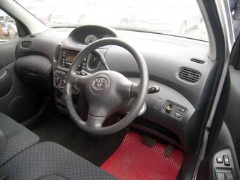 2004 Toyota Funcargo Photos