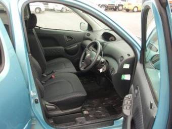 2004 Toyota Funcargo Photos