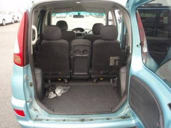 2004 Toyota Funcargo Pictures