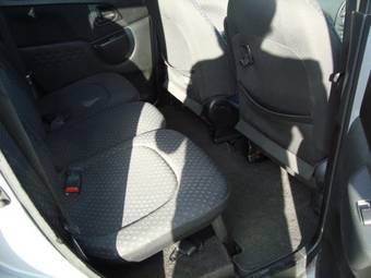 2004 Toyota Funcargo Photos
