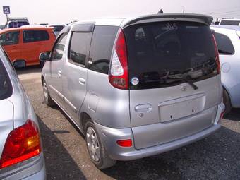 2004 Toyota Funcargo Photos