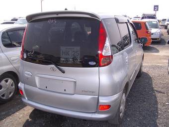 2004 Toyota Funcargo Photos