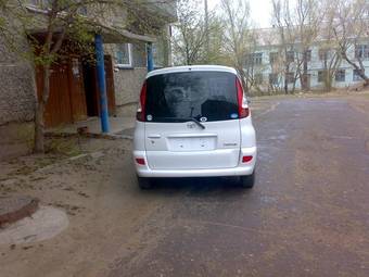 2004 Toyota Funcargo Photos
