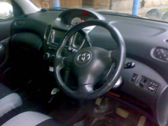 2004 Toyota Funcargo Photos