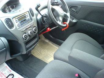 2004 Toyota Funcargo Pictures