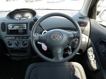 2004 Toyota Funcargo Pictures