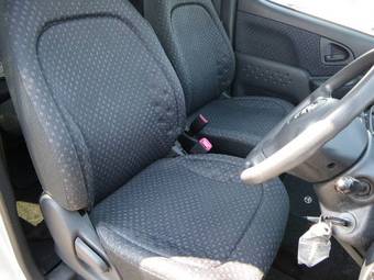 2004 Toyota Funcargo Pictures