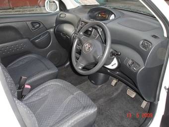 2004 Toyota Funcargo Pictures
