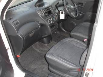 2004 Toyota Funcargo Pictures