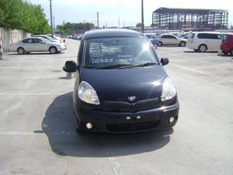 2004 Toyota Funcargo Pictures