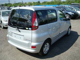 2004 Toyota Funcargo Pictures