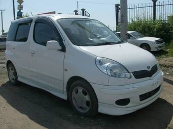 2004 Toyota Funcargo Pictures
