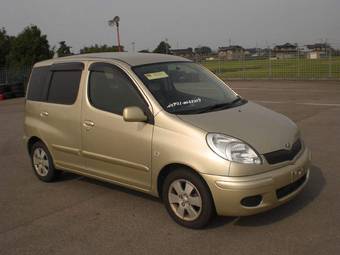 2004 Toyota Funcargo Pictures