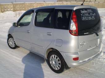 2005 Toyota Funcargo Pics