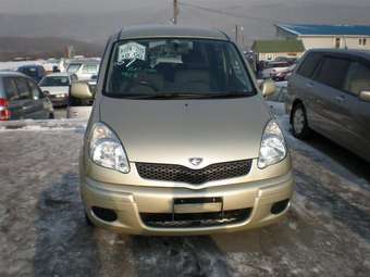 2005 Toyota Funcargo Pictures