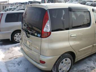 2005 Toyota Funcargo Photos