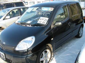 2005 Toyota Funcargo Pictures