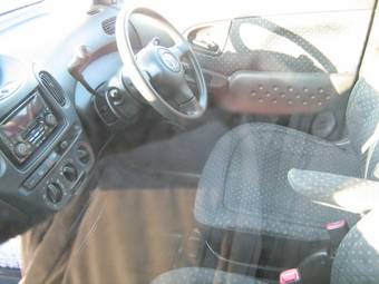 2005 Toyota Funcargo Photos