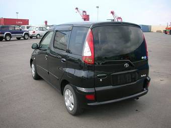 2005 Toyota Funcargo Photos