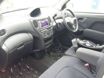 2005 Toyota Funcargo Images