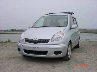 2005 Toyota Funcargo Photos