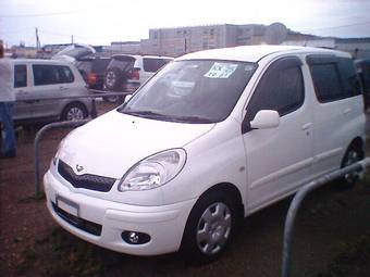 2005 Toyota Funcargo Pictures