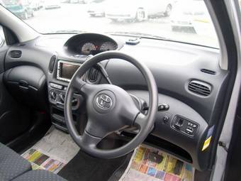 2005 Toyota Funcargo Photos