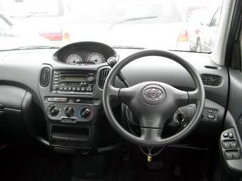 2005 Toyota Funcargo Photos