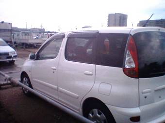 2005 Toyota Funcargo Photos