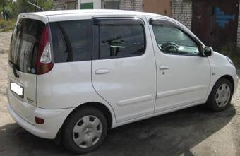 2005 Toyota Funcargo Pictures