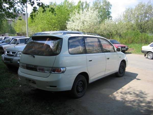 1998 Toyota Gaia