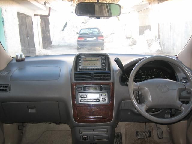 1998 Toyota Gaia