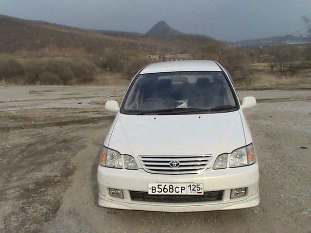 1998 Toyota Gaia