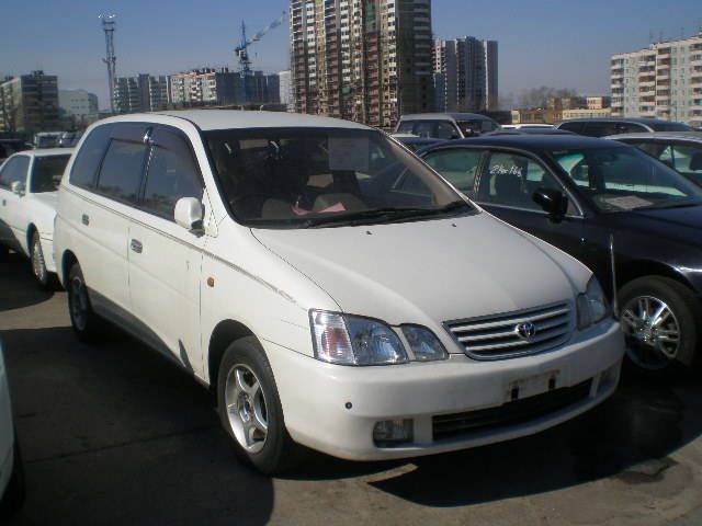 1998 Toyota Gaia