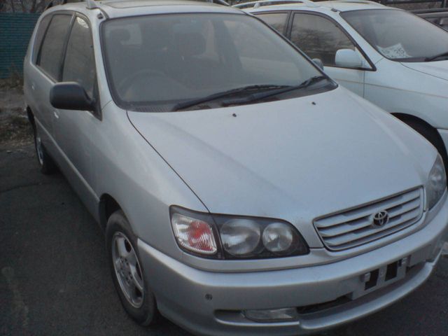 1998 Toyota Gaia