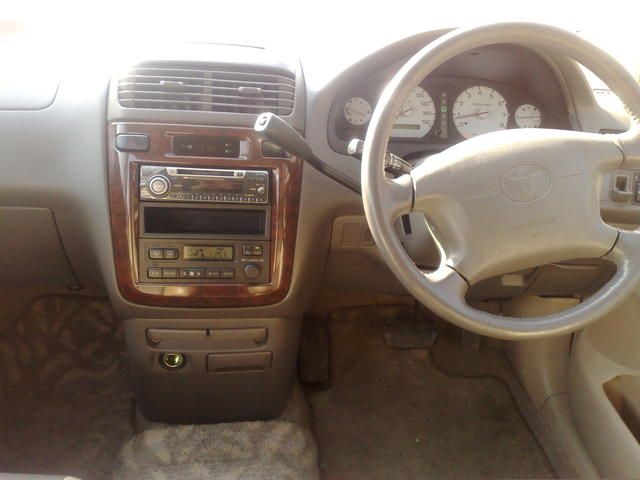 1998 Toyota Gaia