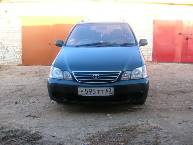 1998 Toyota Gaia