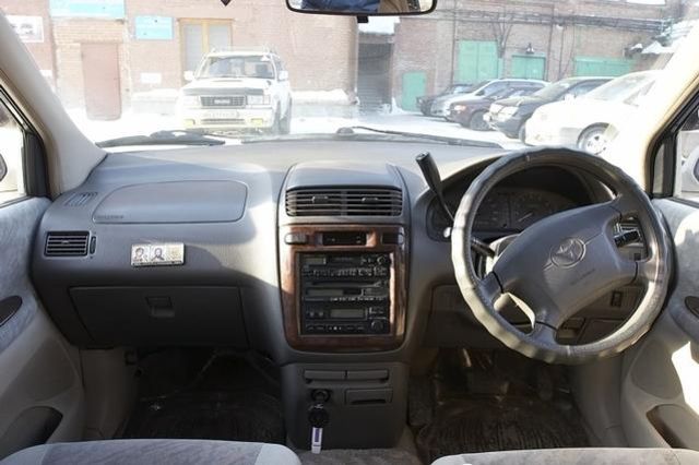 1998 Toyota Gaia