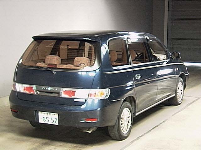 1998 Toyota Gaia Pictures
