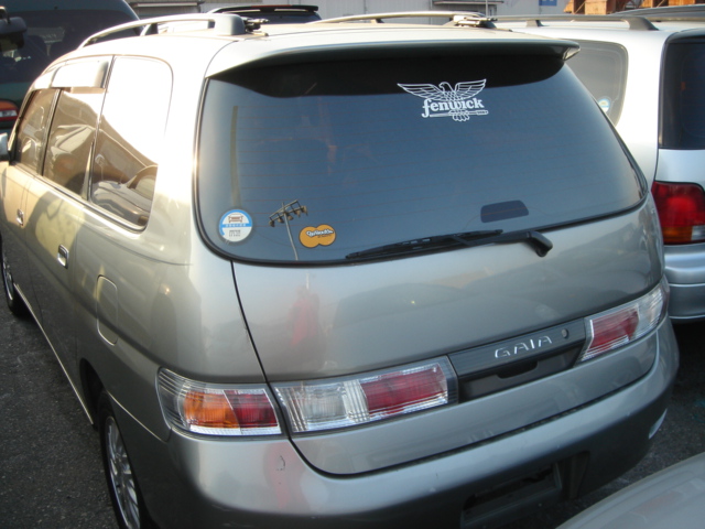 1998 Toyota Gaia Images