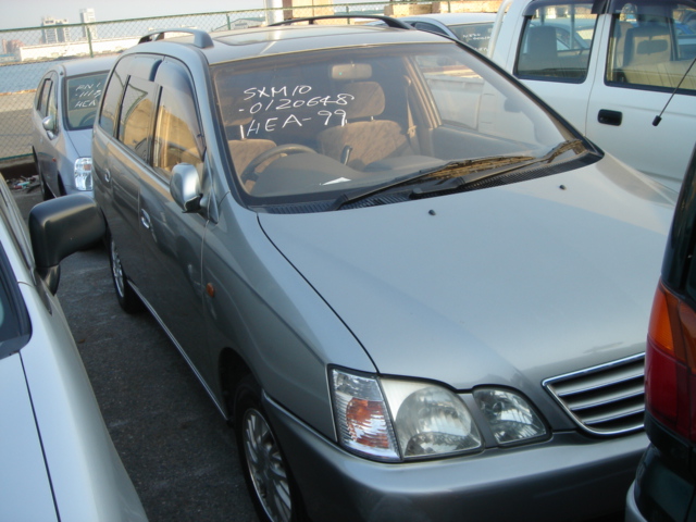 1998 Toyota Gaia Pictures