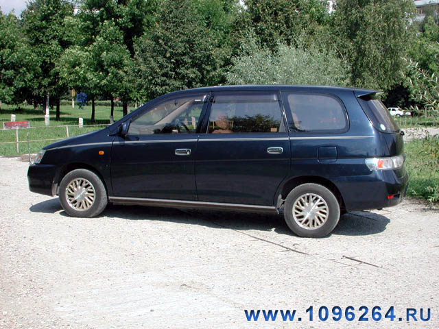 1998 Toyota Gaia Photos