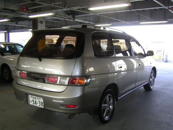 1998 Toyota Gaia Photos