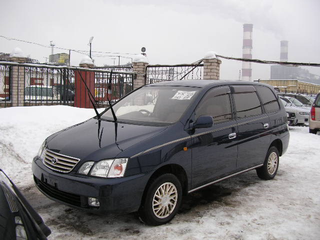 1998 Toyota Gaia Images