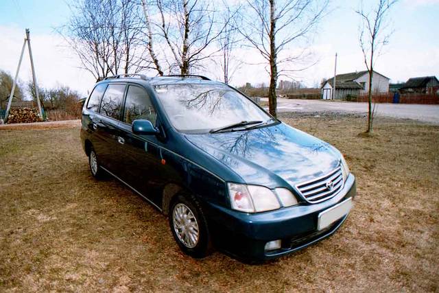 1999 Toyota Gaia