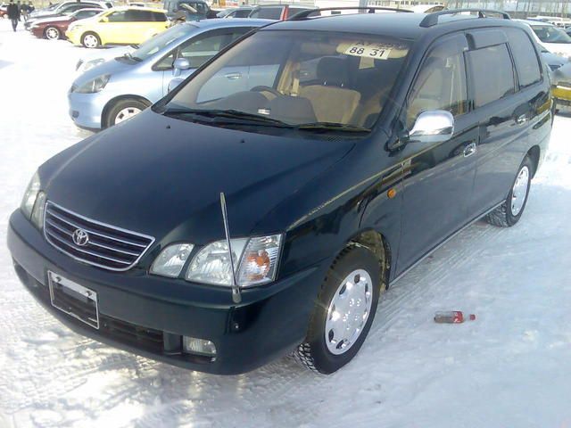 1999 Toyota Gaia