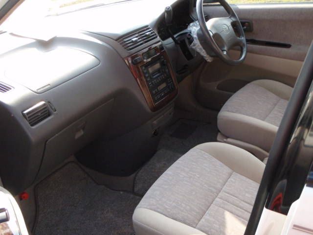 1999 Toyota Gaia