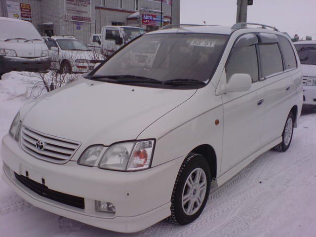 1999 Toyota Gaia