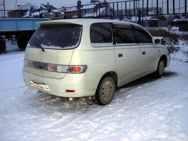 1999 Toyota Gaia