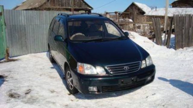 1999 Toyota Gaia